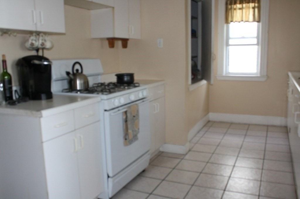 3 Washburn Ter Apt 3 #3 - Photo 3 of 13