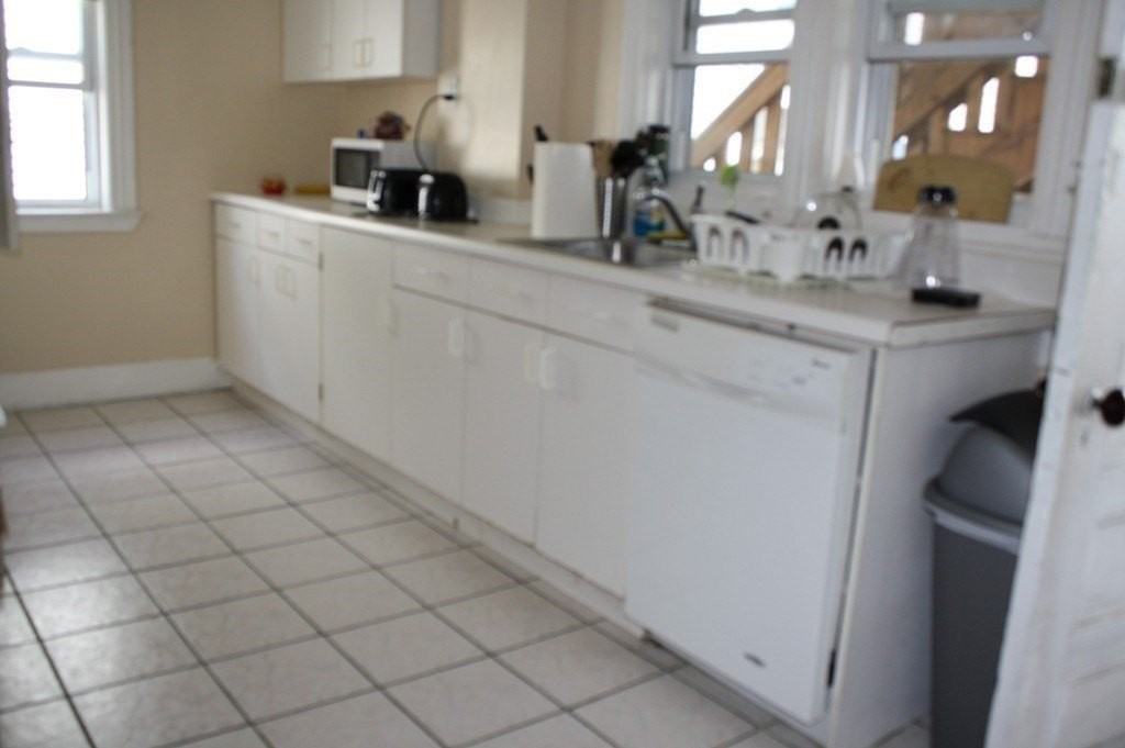 3 Washburn Ter Apt 3 #3 - Photo 4 of 13