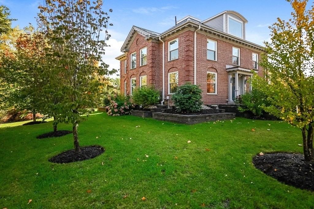 24 Evergreen Ave - Photo 5 of 41