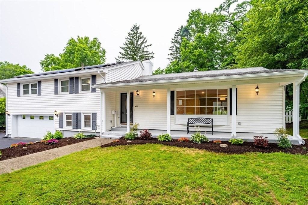 477 Salisbury St - Photo 2 of 42