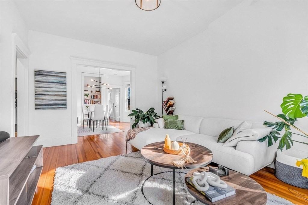 26 Peverell St Apt 2 #2 - Photo 3 of 17