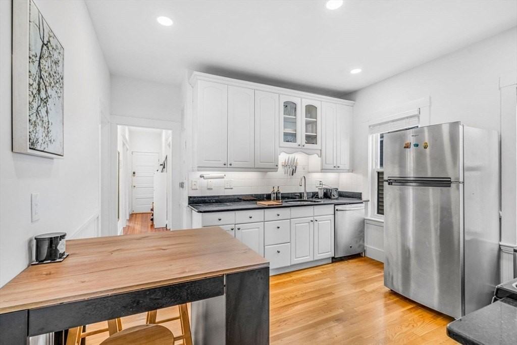 26 Peverell St Apt 2 #2 - Photo 7 of 17