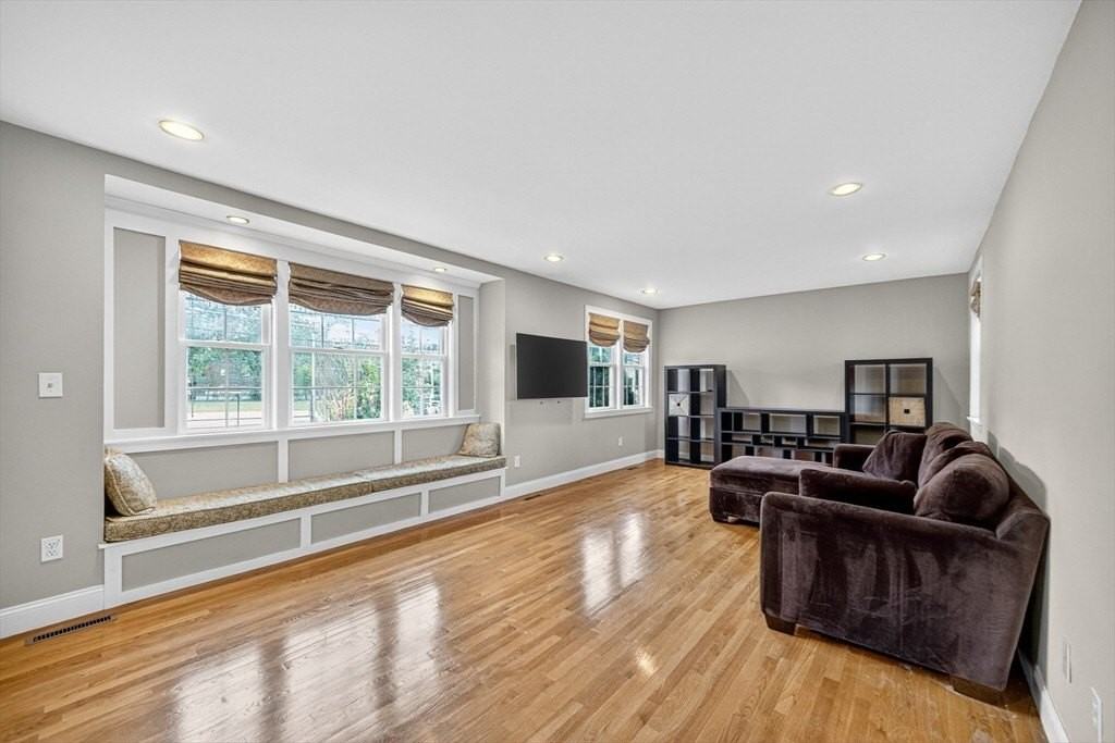 28 Webster St Unit 1 #1 - Photo 5 of 27