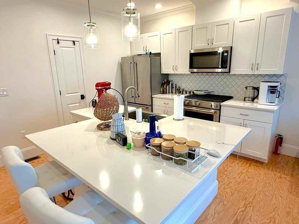 7 Lily Pond Ln Unit 7 #7 - Photo 3 of 31