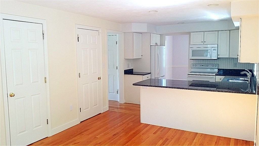 8 Baker Ave - Photo 2 of 14