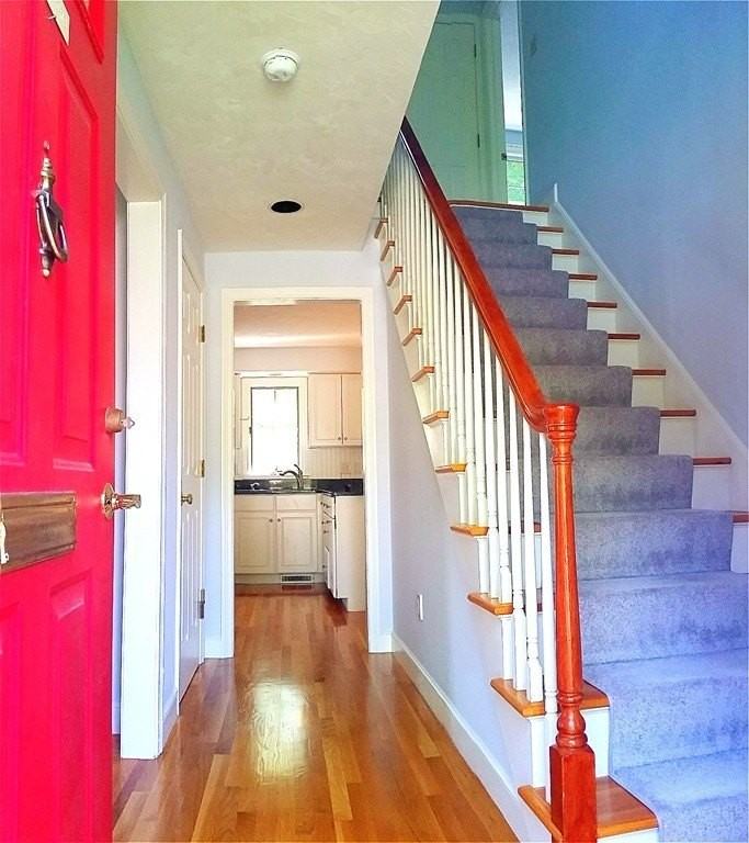 8 Baker Ave - Photo 3 of 14