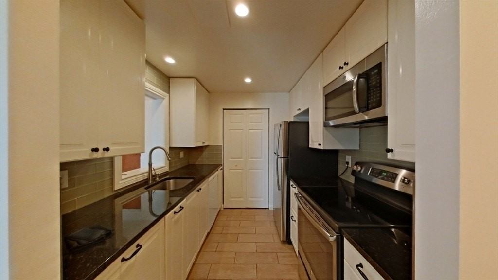 25 Greentree Ln Apt 46 #46 - Photo 4 of 12