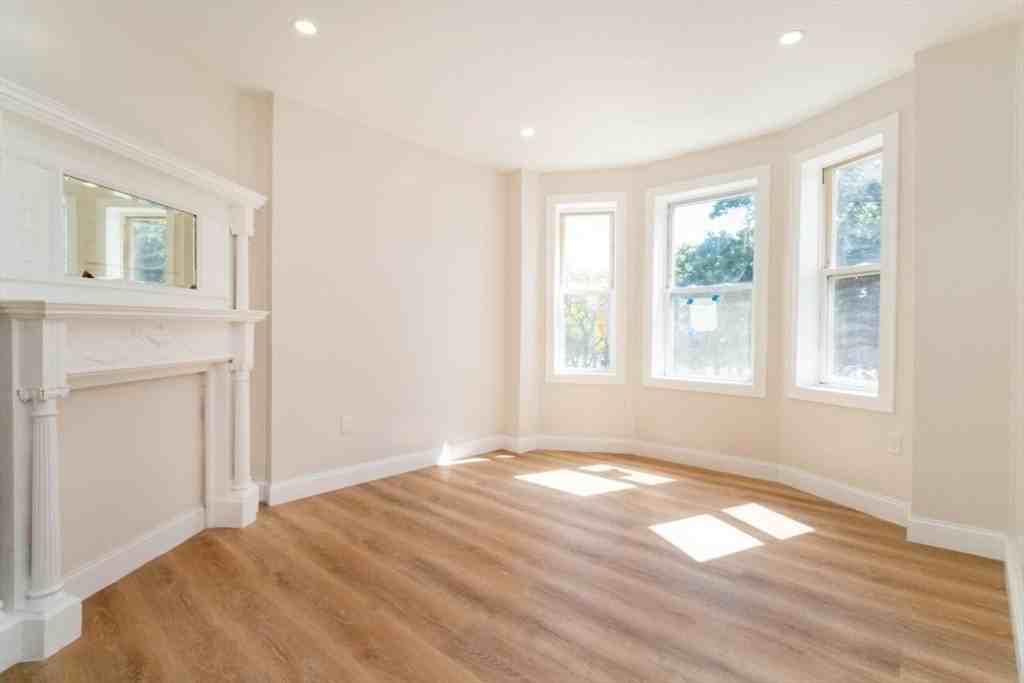 331 Centre St Apt 2a #2A - Photo 6 of 31