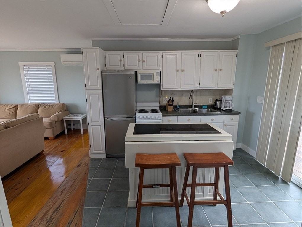 44 Old Rd - Photo 5 of 7