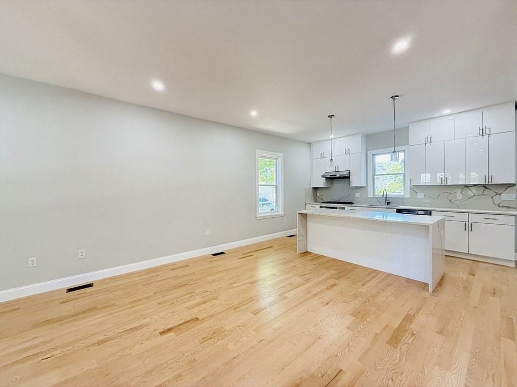 4 Baldwin St Unit 4 #4 - Photo 3 of 30