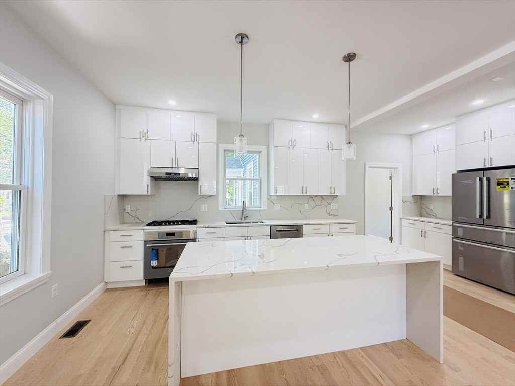 4 Baldwin St Unit 4 #4 - Photo 7 of 30