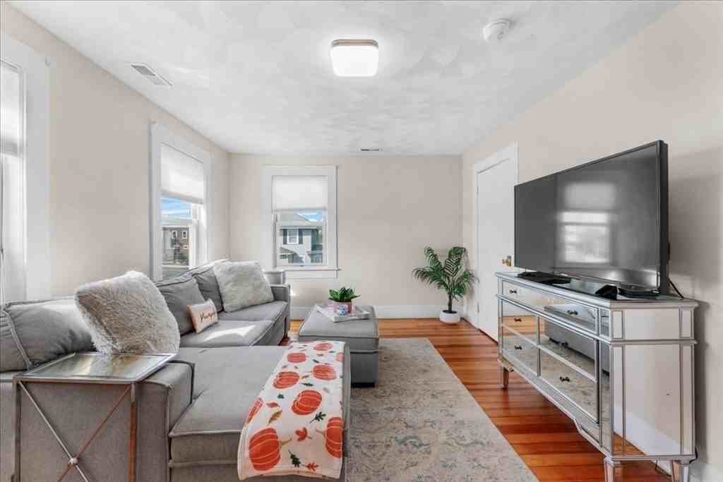 49-A Massasoit Ave Unit 2 #2 - Photo 4 of 19