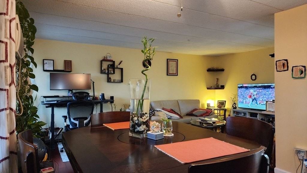 157 Franklin St Apt D1 #D1 - Photo 2 of 16