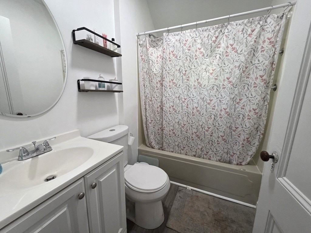 1168 Grafton St - Photo 7 of 15