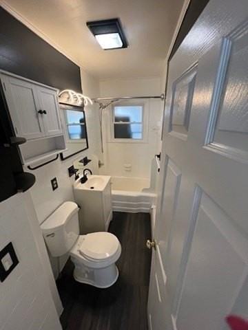 27 Douglas St Unit 2 #2 - Photo 4 of 13