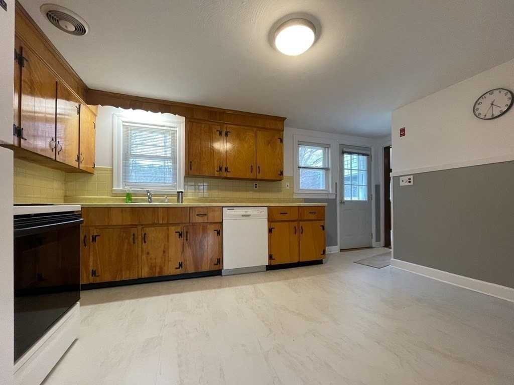 17 Suffolk Rd - Photo 6 of 21