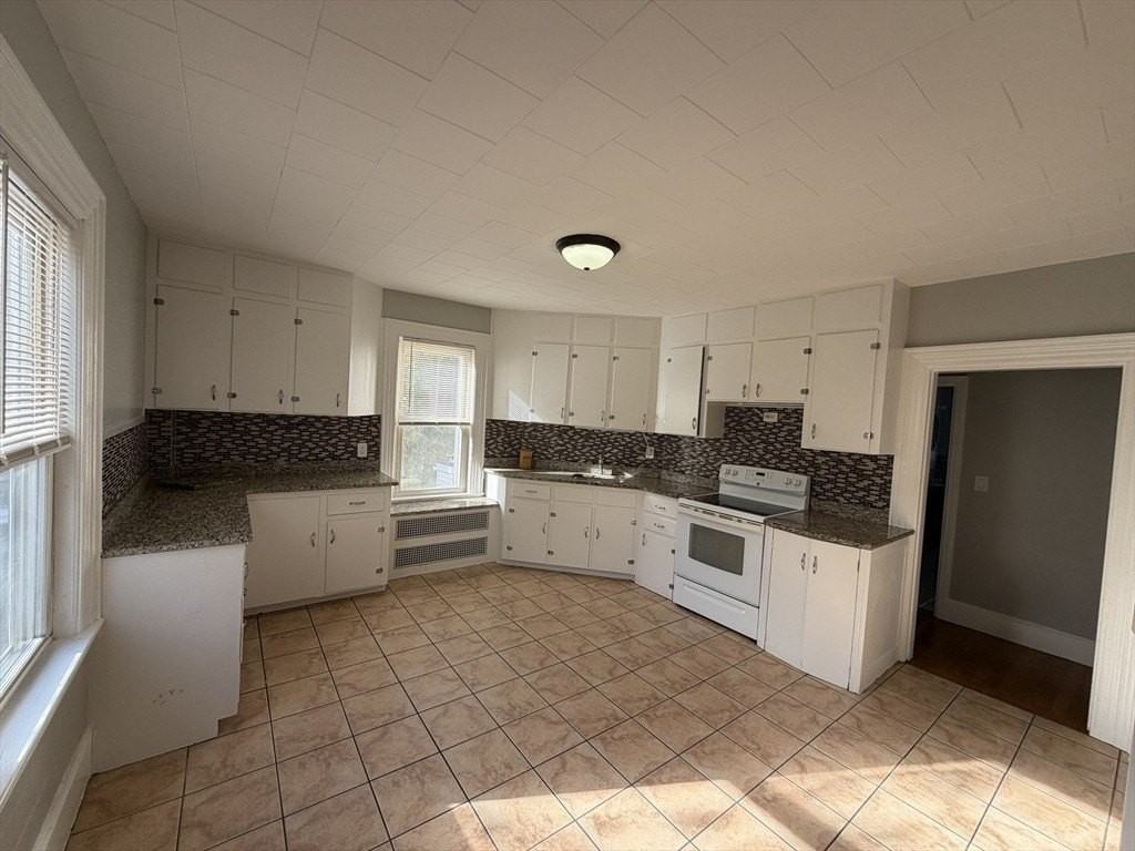 148 George St Unit 2 #2 - Photo 3 of 26