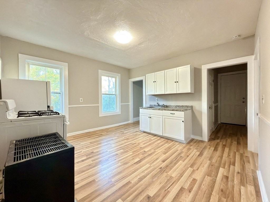 16 1/2 Winslow St Unit 2 #2 - Photo 5 of 28