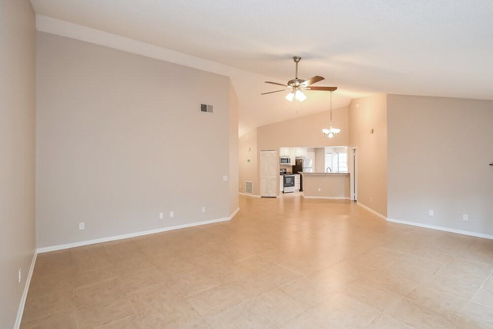 11284 Southbury Pl - Photo 4 of 16