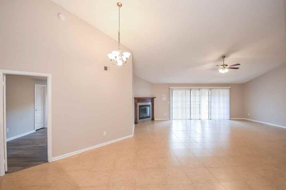 11284 Southbury Pl - Photo 5 of 16