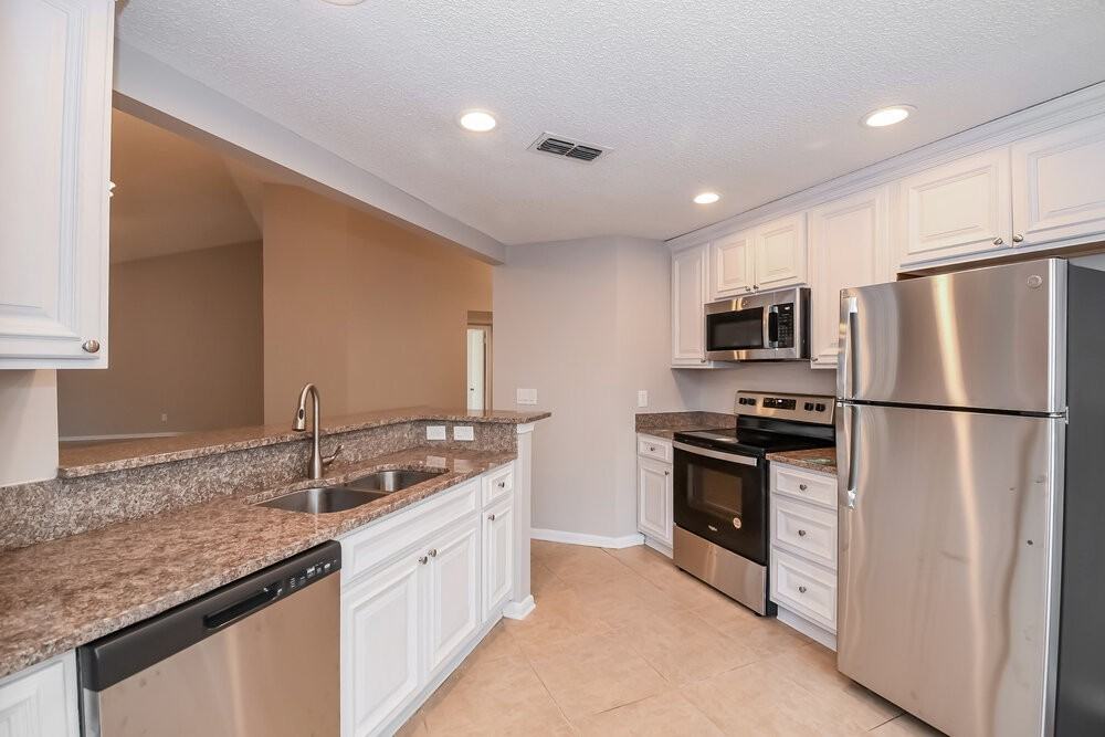 11284 Southbury Pl - Photo 7 of 16