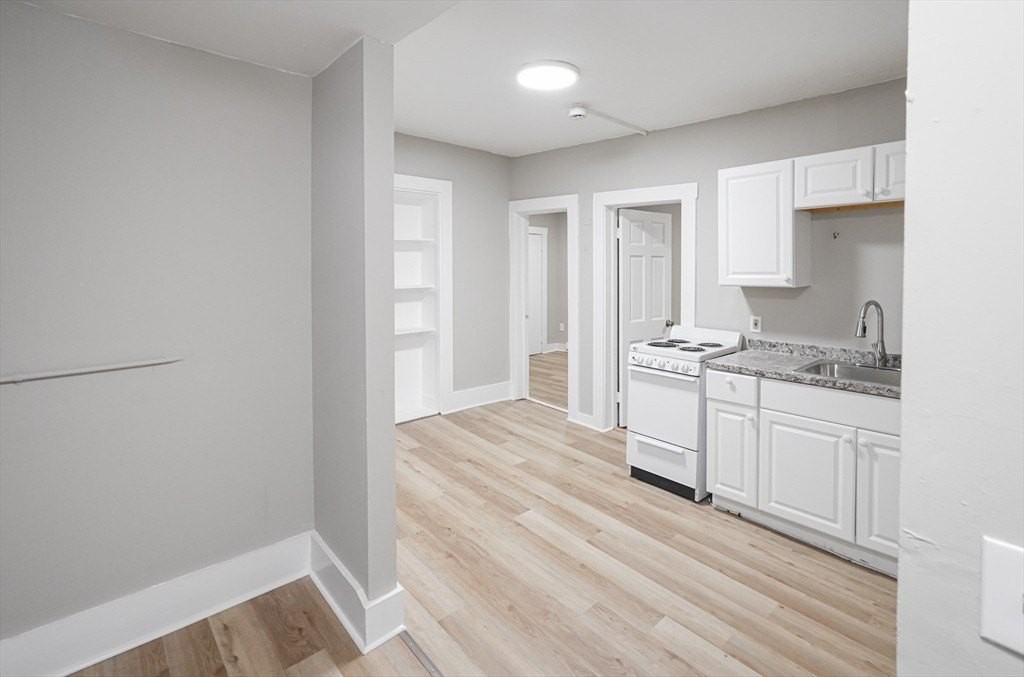 24 Charlton St Apt 7 #7 - Photo 2 of 17