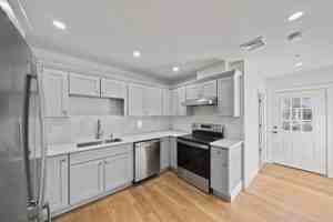 featured image of 417 Commercial St Unit 1 #1