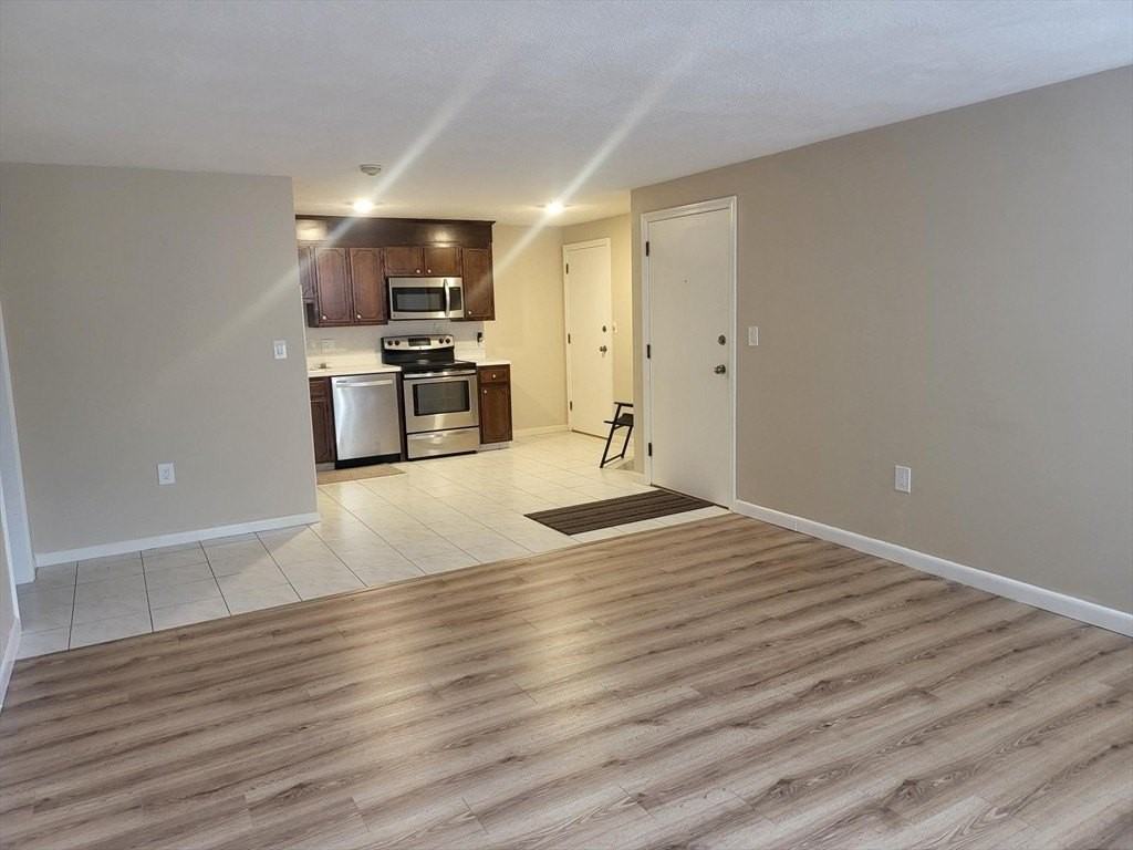 1 Hallmark Gdns Apt 1 #1 - Photo 5 of 14