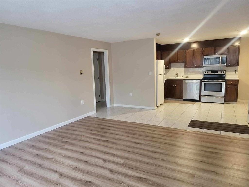 1 Hallmark Gdns Apt 1 #1 - Photo 6 of 14