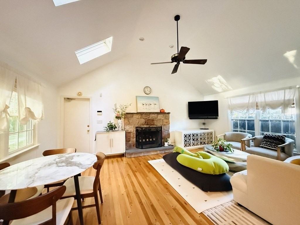 37 Wildon Rd - Photo 3 of 25