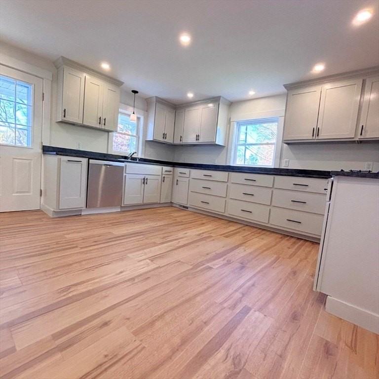 301 Central St - Photo 6 of 33