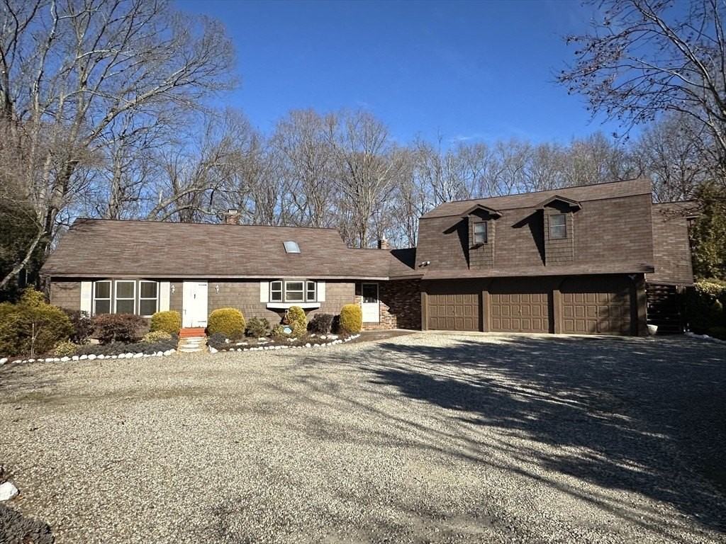 124 Barrington Rd - Photo 2 of 13