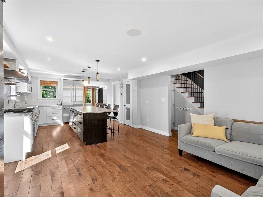 409 Norfolk St - Photo 3 of 31