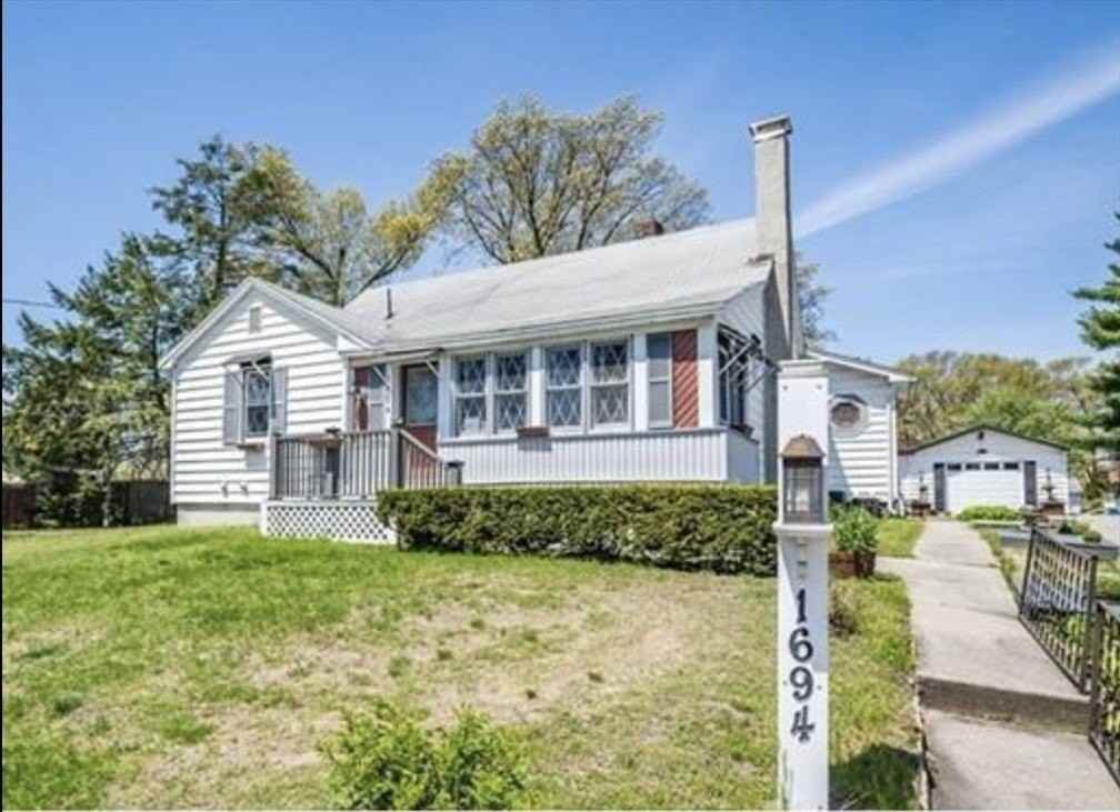 1694 Westover Rd - Photo 2 of 27