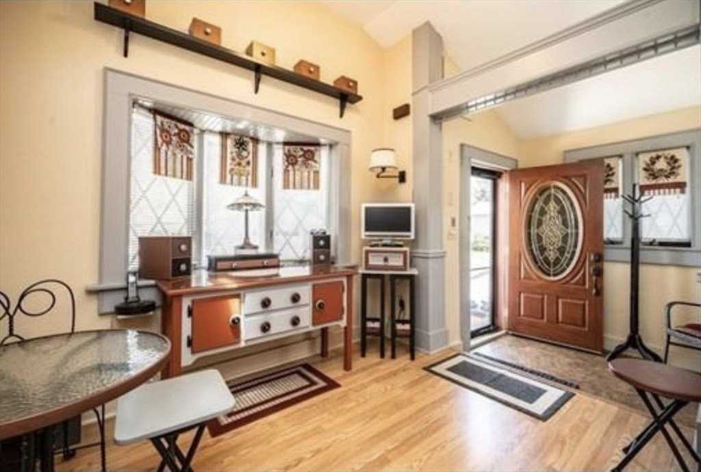 1694 Westover Rd - Photo 4 of 27