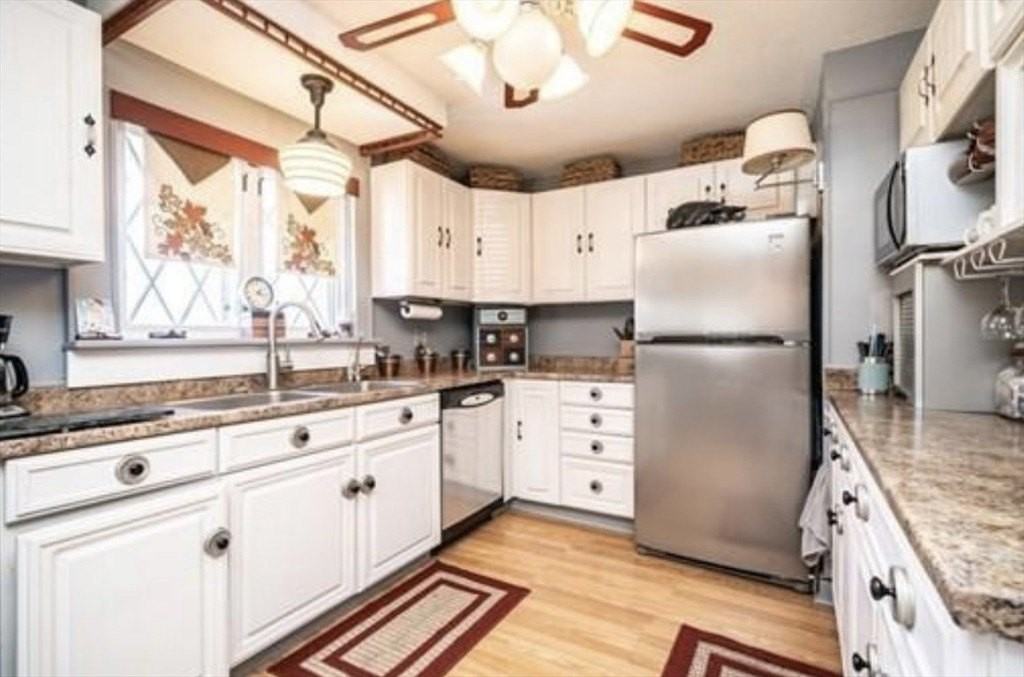 1694 Westover Rd - Photo 7 of 27