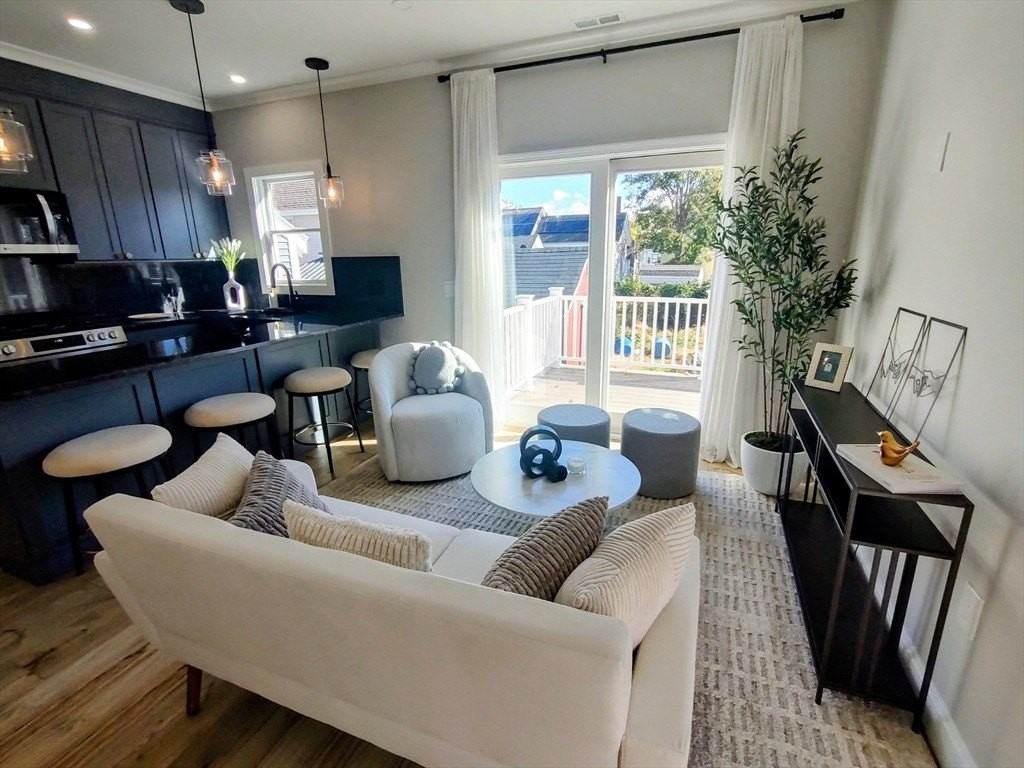 93 Grove St Unit 1r #1R - Photo 7 of 21