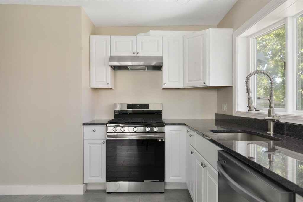 15 S Fairview St Apt 3 #3 - Photo 5 of 29