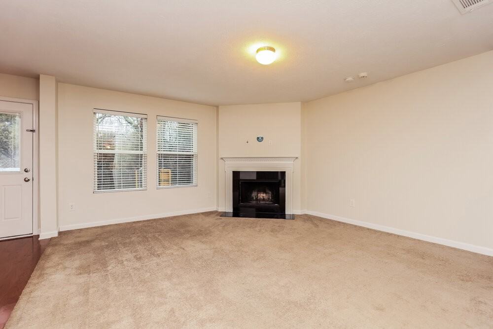 2716 Miranda Dr - Photo 4 of 17