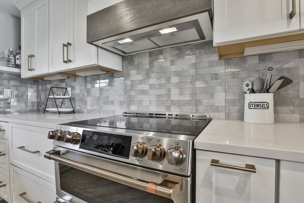 45 Raymond St Apt 7 #7 - Photo 4 of 40