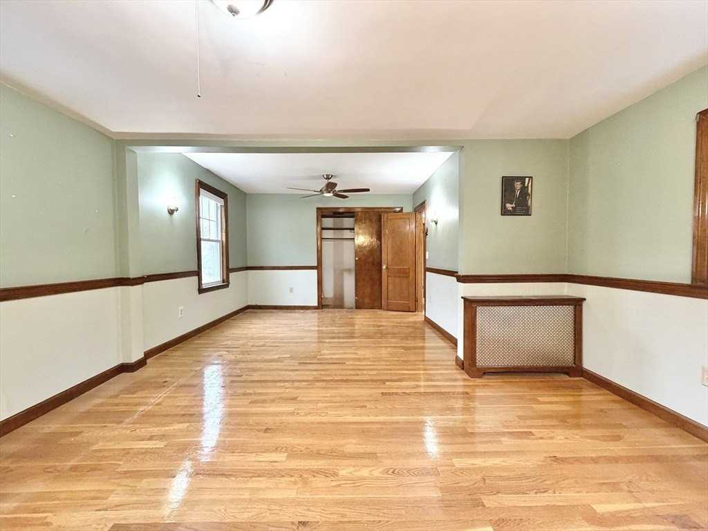 28 Howard St Unit 28 #28 - Photo 3 of 24