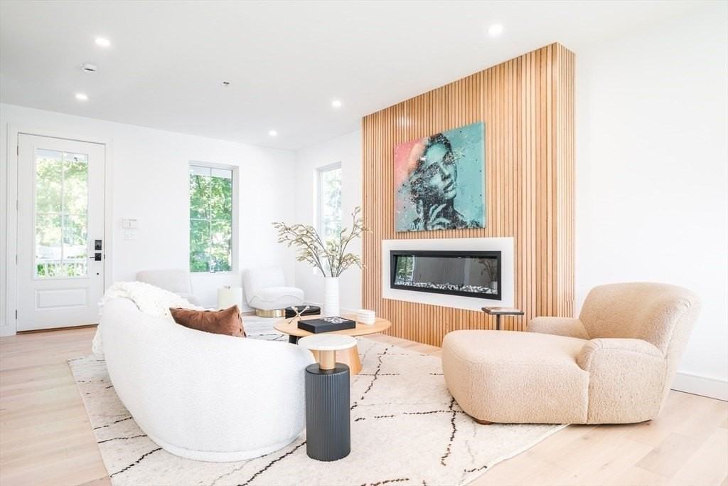 1517 Jewett Pl Unit 1 #1 - Photo 4 of 33