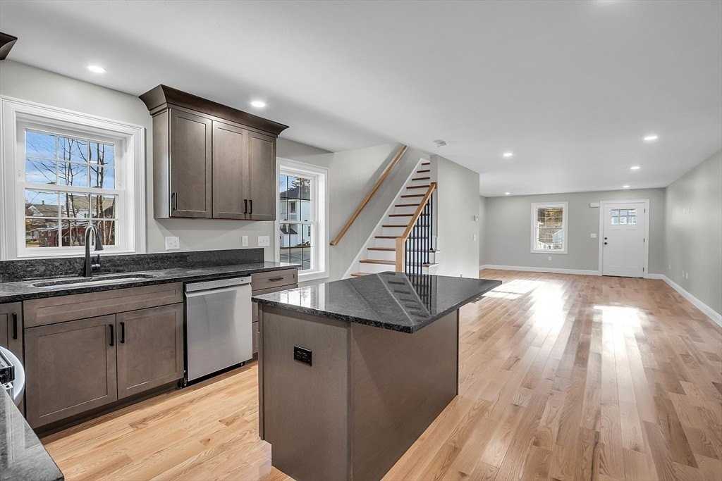 88 Main St Unit B #B - Photo 6 of 30