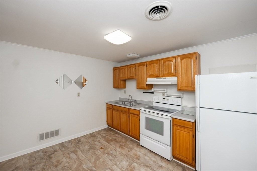 92 Milk St Unit 2 #2 - Photo 7 of 31