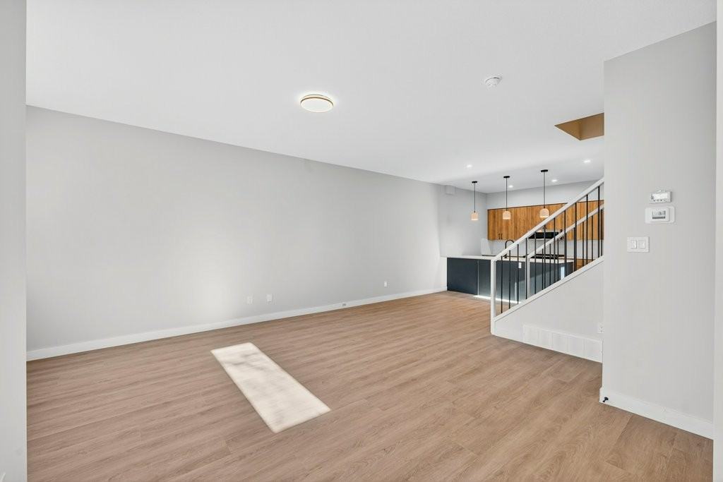 10920 130 St Nw Uppr 2 - Photo 3 of 50