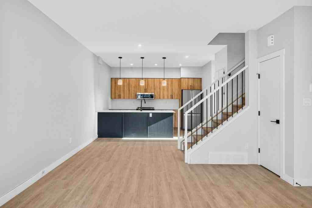 10920 130 St Nw Uppr 4 - Photo 7 of 50