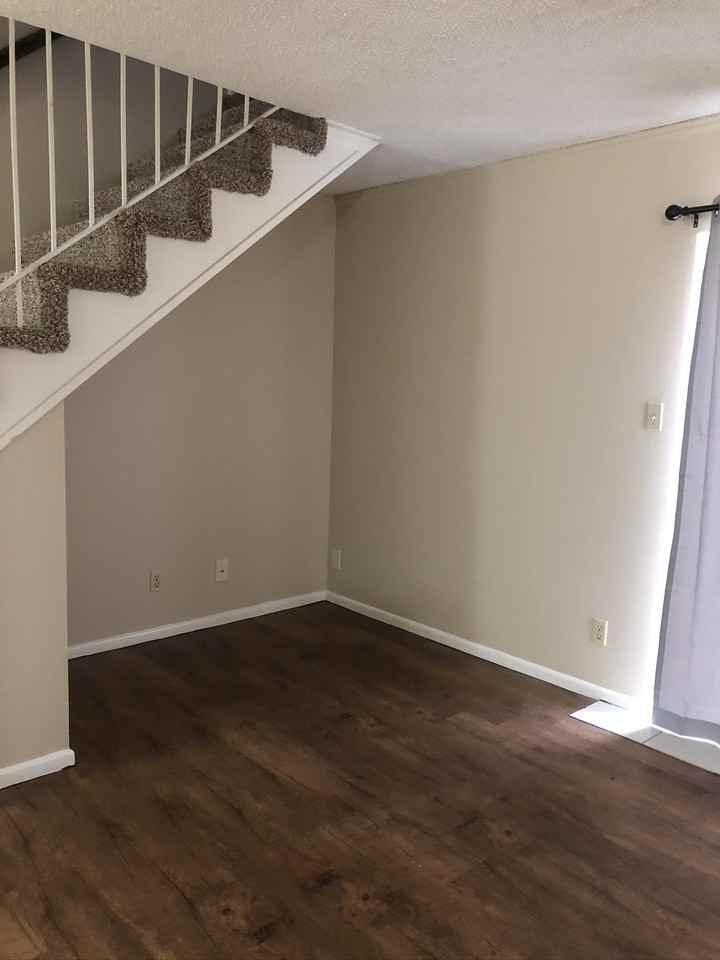 702 Westwood DrApt D #702D - Photo 4 of 6