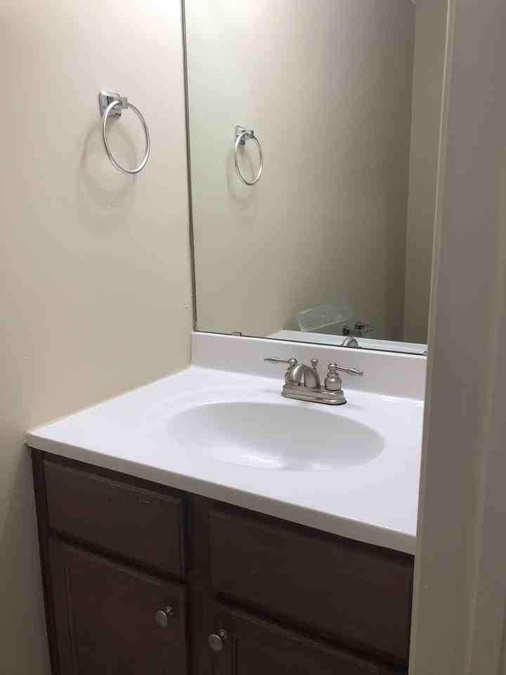 702 Westwood DrApt D #702D - Photo 5 of 6