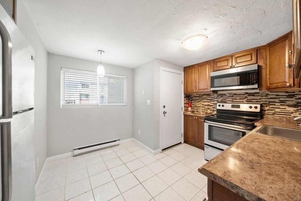 9 Tideview Path Apt 10 #10 - Photo 2 of 9