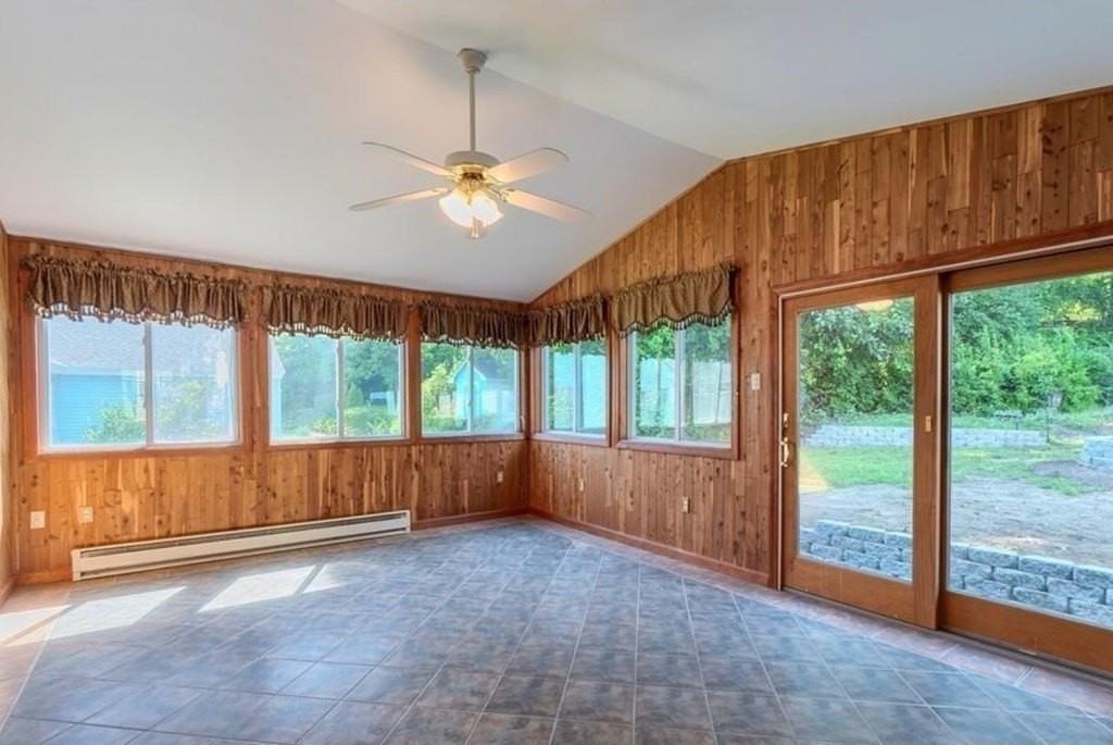 142 E Meadow Rd - Photo 7 of 28